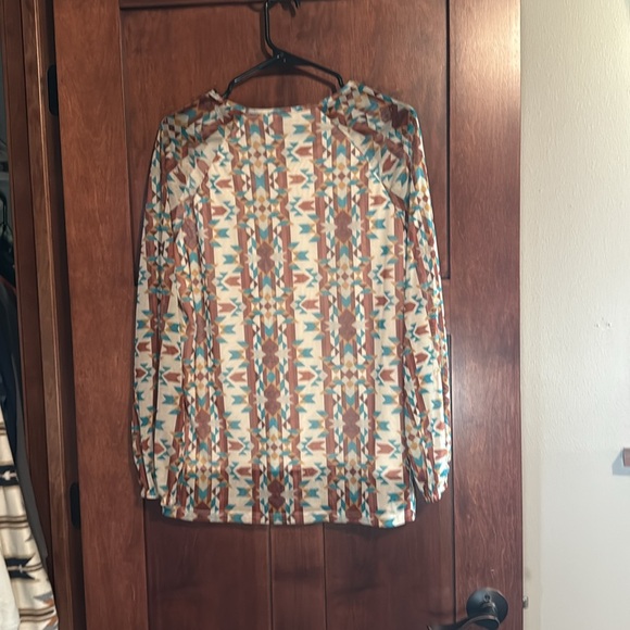 Geometric Patterned Women's Top - Picture 3 of 4